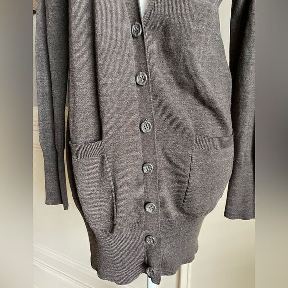 18. H&M Long Button Down Cardigan Size Medium - Picture 3 of 7